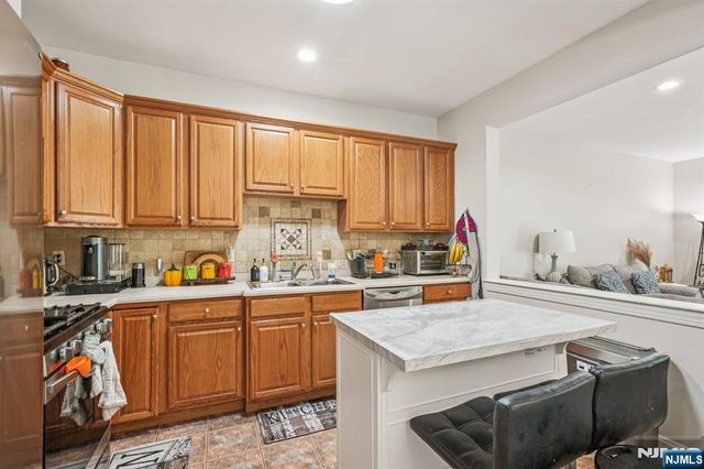 209 Raymound Boulevard, Par-troy Hills Twp., NJ 07054