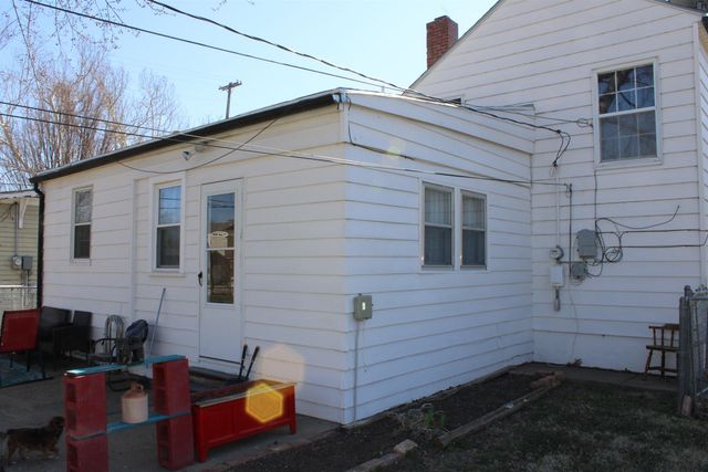 504 W Ellsworth Ave., Salina, KS 67401