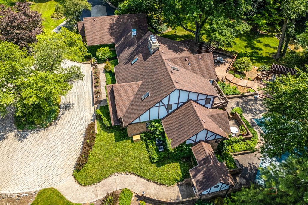 3325 Country Lane, Long Grove, IL 60047