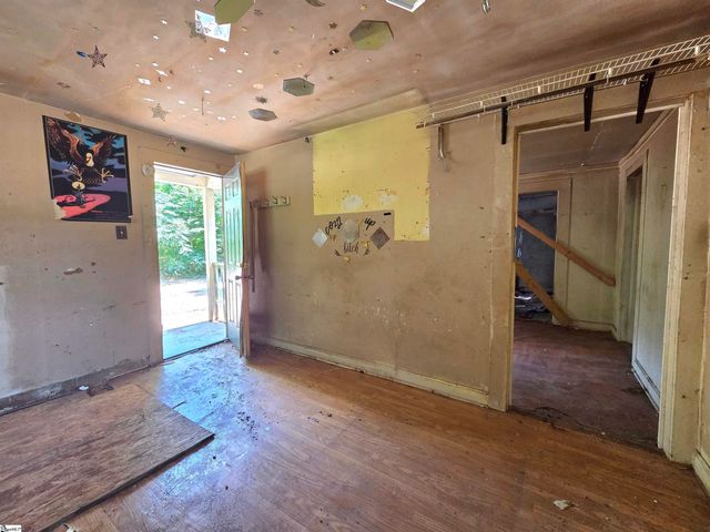 111 Cline Street, Taylors, SC 29687