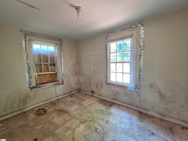 111 Cline Street, Taylors, SC 29687
