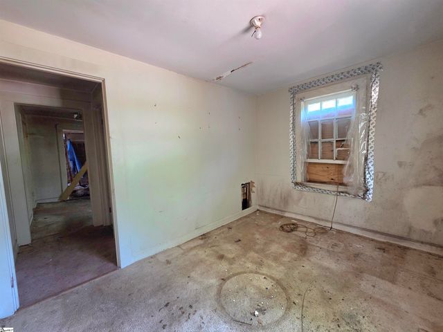 111 Cline Street, Taylors, SC 29687