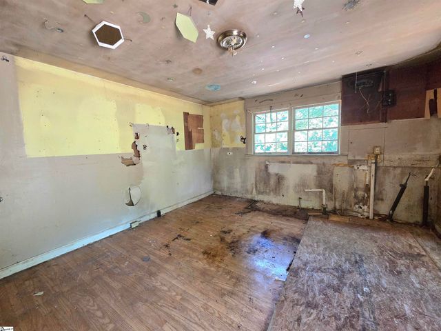 111 Cline Street, Taylors, SC 29687