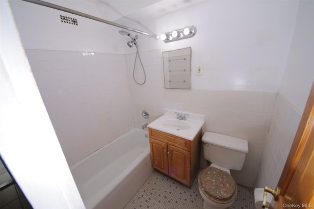 3410 De Reimer Avenue 3C, Bronx, NY 10475