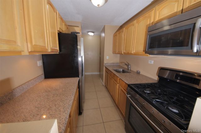 3410 De Reimer Avenue 3C, Bronx, NY 10475
