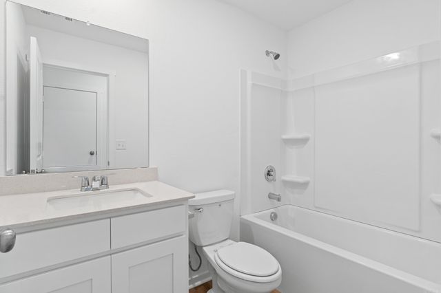 8025 Chesapeake Trail, Bauxite, AR 72011
