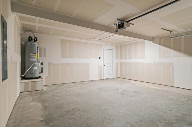 8025 Chesapeake Trail, Bauxite, AR 72011