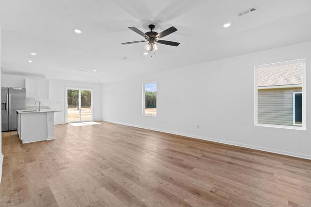 8025 Chesapeake Trail, Bauxite, AR 72011