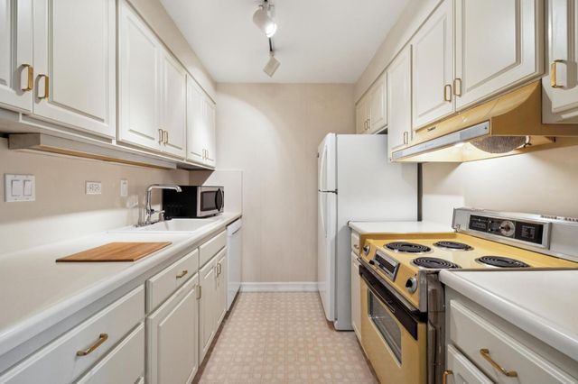 1515 Arc Way 305, Burlingame, CA 94010