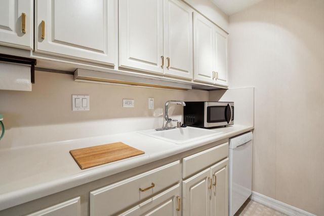 1515 Arc Way 305, Burlingame, CA 94010
