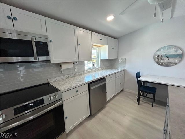 16270 Lapwing LN, Fort Myers, FL 33908