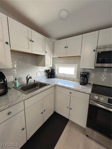 16270 Lapwing LN, Fort Myers, FL 33908