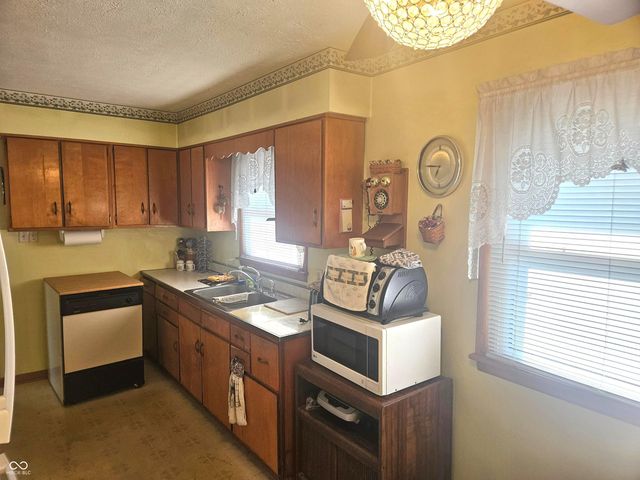 9470 N Old Port Royal, Martinsville, IN 46151