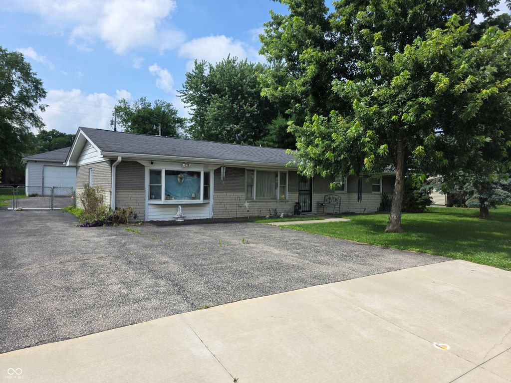 9470 N Old Port Royal, Martinsville, IN 46151