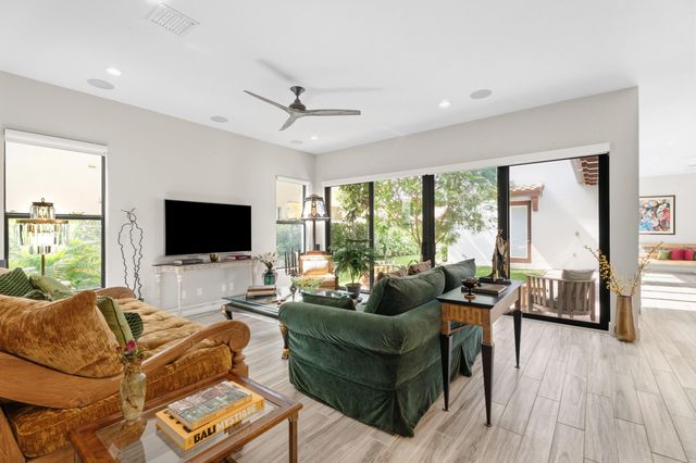 2093 Dickens Terrace, Palm Beach Gardens, FL 33418