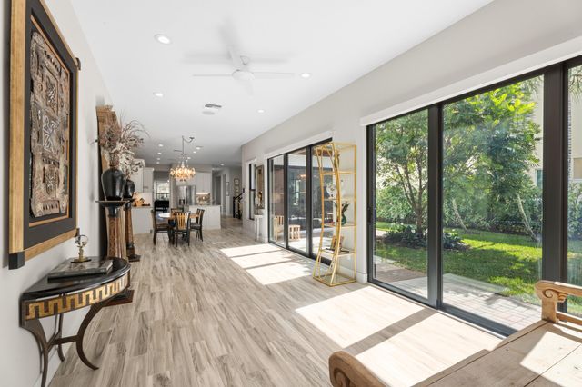 2093 Dickens Terrace, Palm Beach Gardens, FL 33418