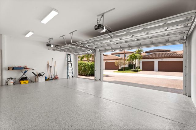 2093 Dickens Terrace, Palm Beach Gardens, FL 33418