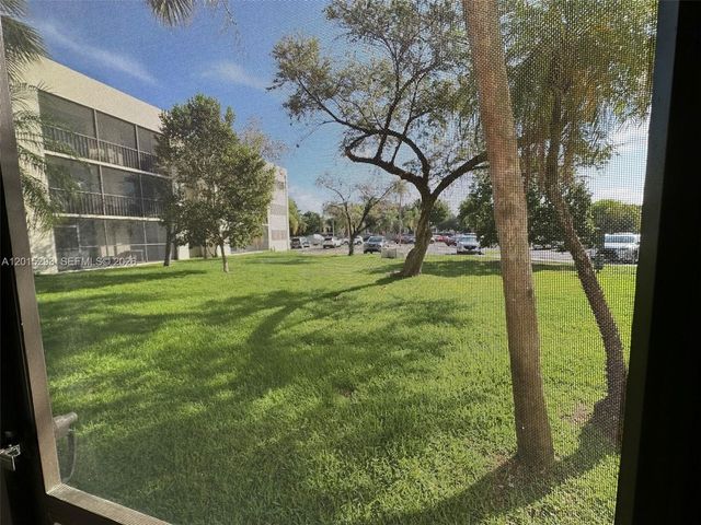 8025 SW 107th Ave 111, Miami, FL 33173