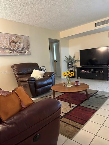 8025 SW 107th Ave 111, Miami, FL 33173