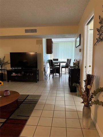 8025 SW 107th Ave 111, Miami, FL 33173