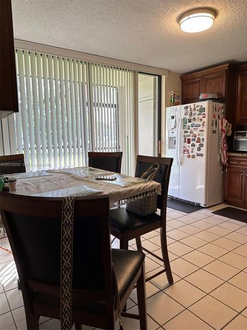 8025 SW 107th Ave 111, Miami, FL 33173