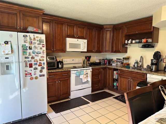8025 SW 107th Ave 111, Miami, FL 33173