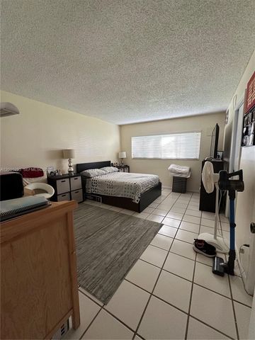 8025 SW 107th Ave 111, Miami, FL 33173