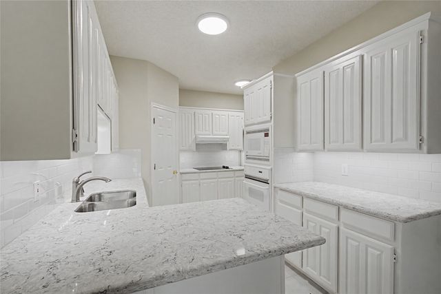 1227 Wooded Trail, Hurst, TX 76053