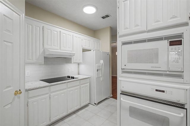 1227 Wooded Trail, Hurst, TX 76053