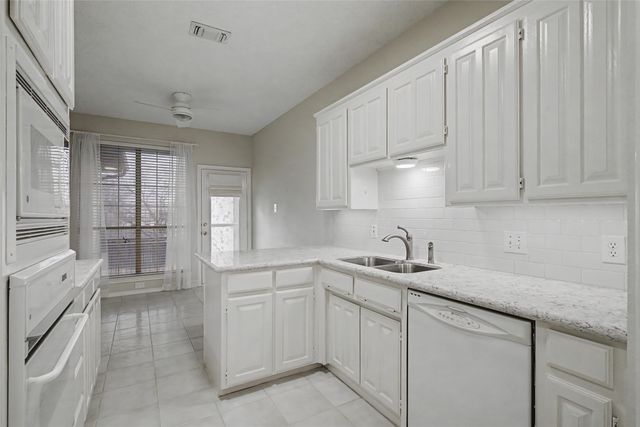 1227 Wooded Trail, Hurst, TX 76053