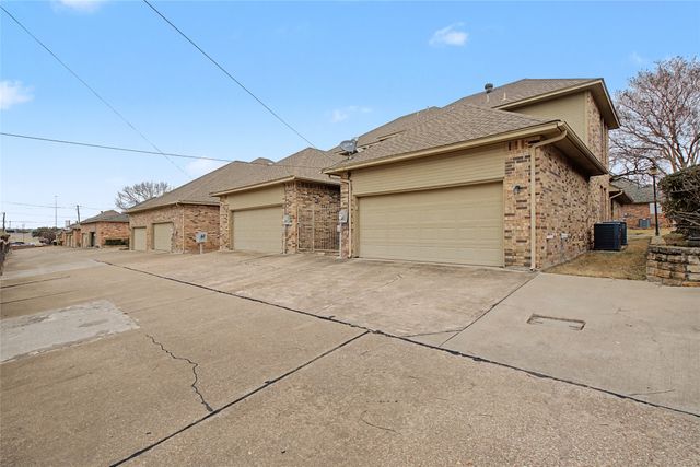 1227 Wooded Trail, Hurst, TX 76053