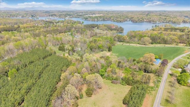 1401 Merriman Way RD, Moneta, VA 24121