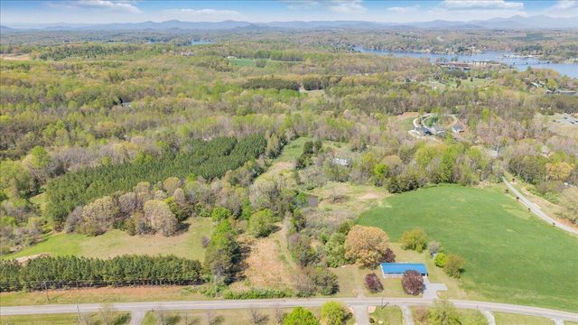 1401 Merriman Way RD, Moneta, VA 24121