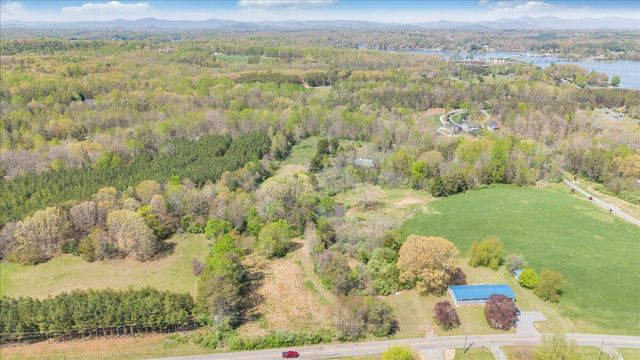 1401 Merriman Way RD, Moneta, VA 24121