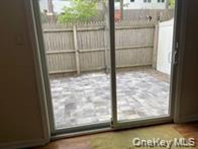 95 Hill Court, Calverton, NY 11933