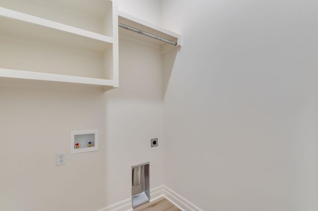 100 S Wellcrest Ct., Wichita, KS 67052