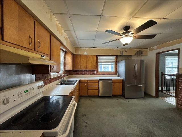 259 27th Avenue SW, Cedar Rapids, IA 52404