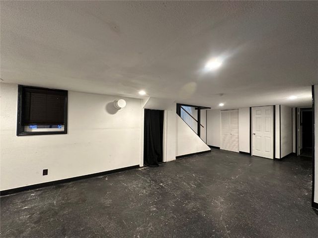 259 27th Avenue SW, Cedar Rapids, IA 52404