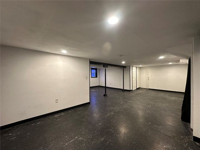 259 27th Avenue SW, Cedar Rapids, IA 52404