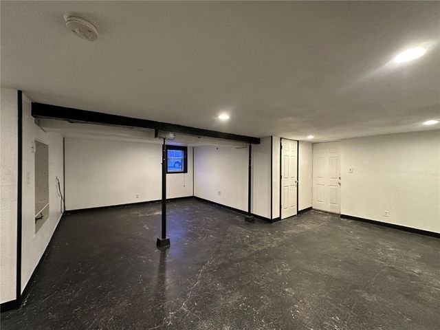 259 27th Avenue SW, Cedar Rapids, IA 52404