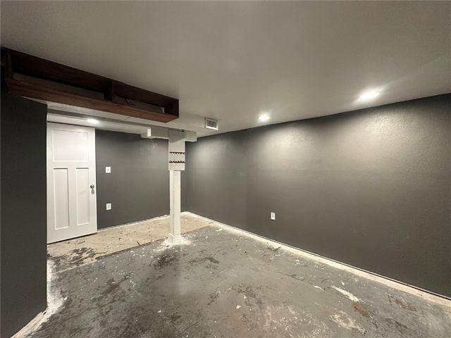 259 27th Avenue SW, Cedar Rapids, IA 52404