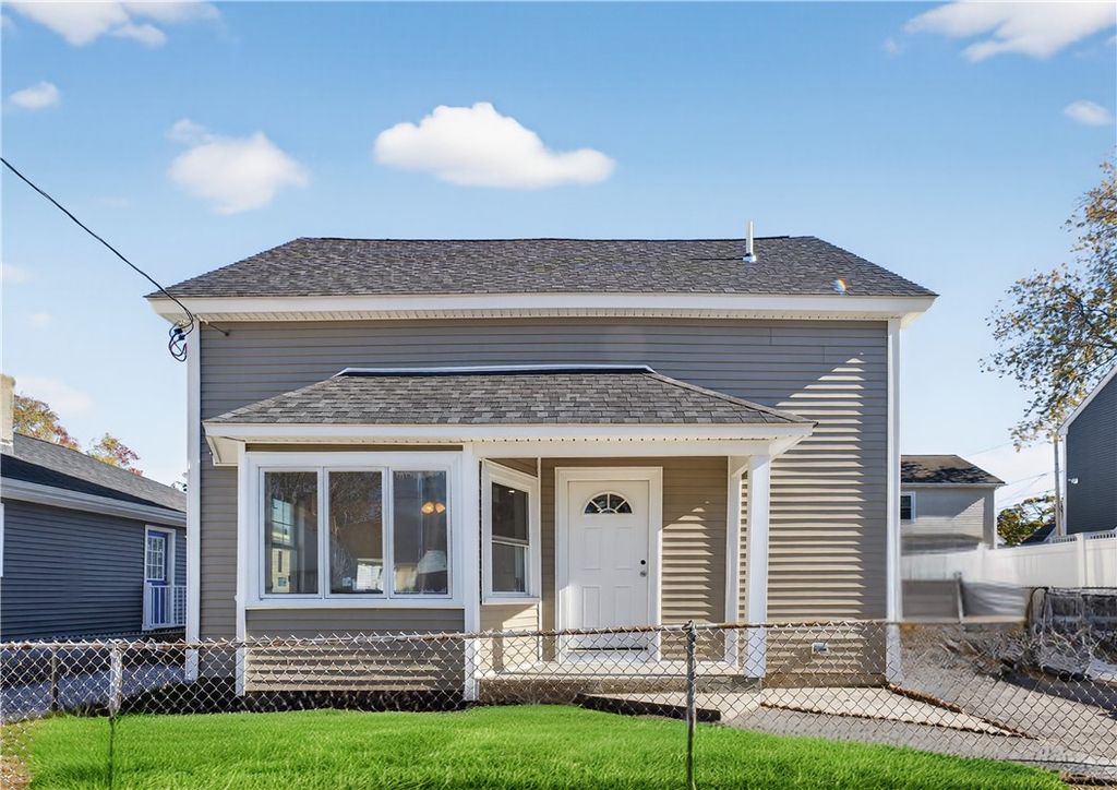 72 Stowe Avenue, East Providence, RI 02915