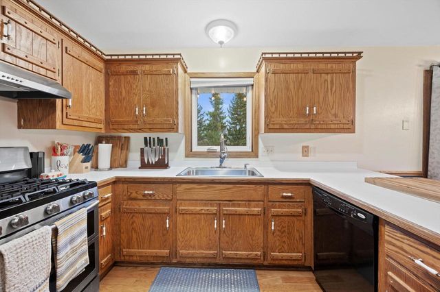 W162N10528 Auburn LANE, Germantown, WI 53022