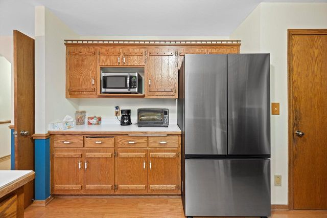 W162N10528 Auburn LANE, Germantown, WI 53022