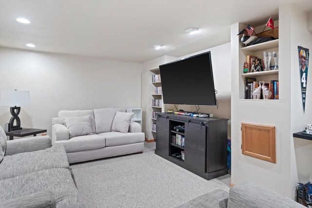 W162N10528 Auburn LANE, Germantown, WI 53022