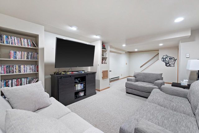 W162N10528 Auburn LANE, Germantown, WI 53022