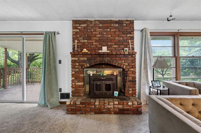 413 SW SUNSET Drive, Lee's Summit, MO 64081