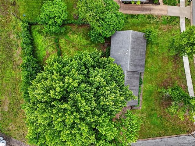 413 SW SUNSET Drive, Lee's Summit, MO 64081