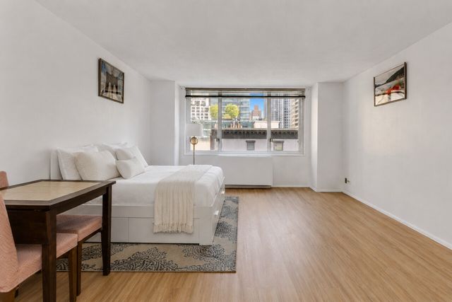 245 E 54th St Apt 6E, New York City, NY 10022