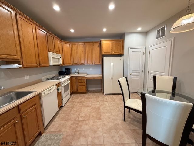 9411 Warrens Way, Wanaque Boro, NJ 07465